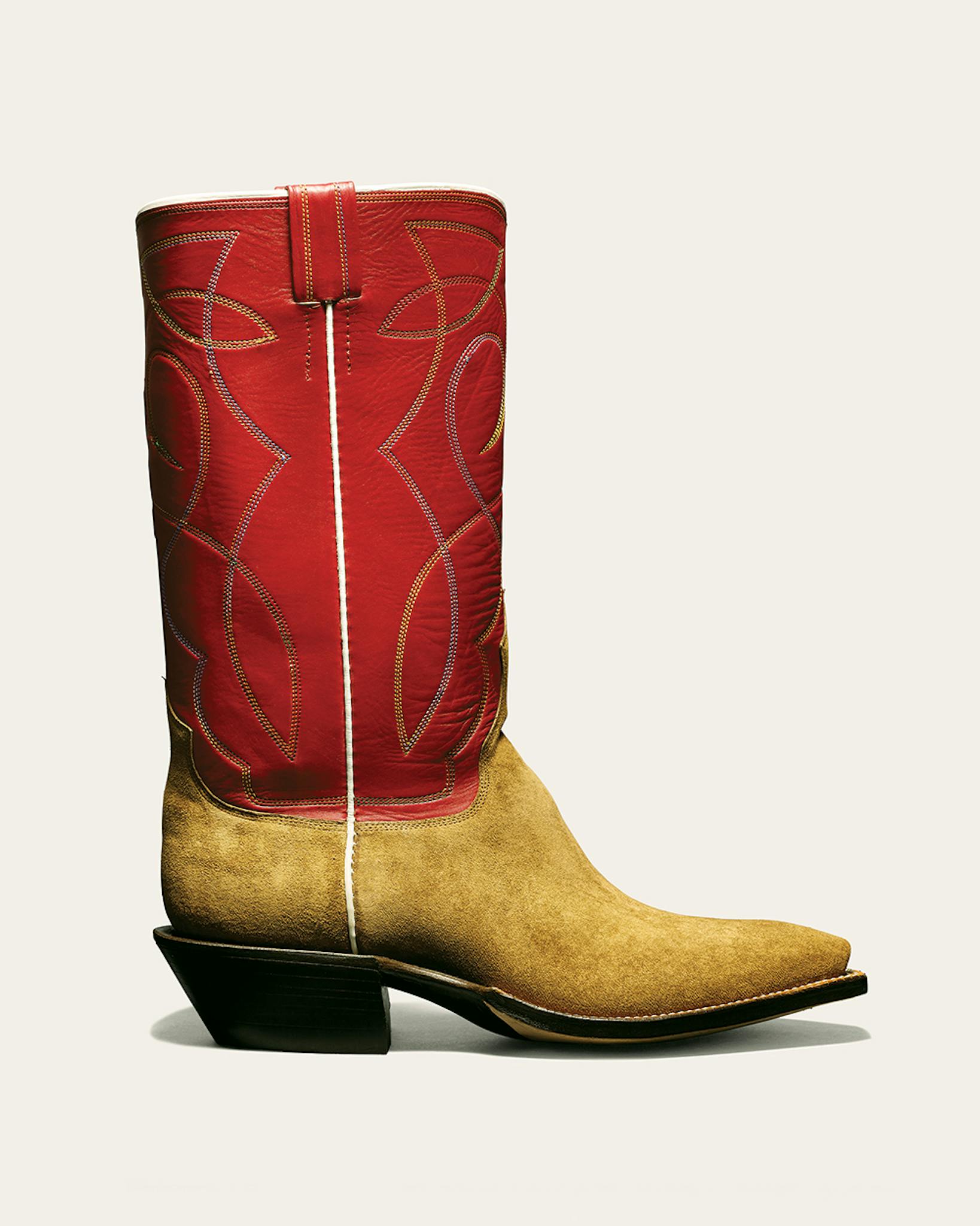 An application scenario or product detail of custom leather boots - Image 21