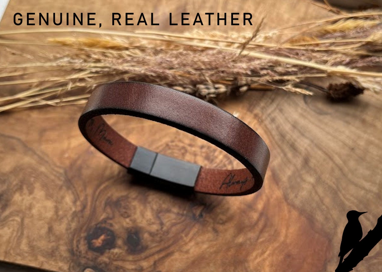 An application scenario or product detail of custom leather bracelets for him - Image 15