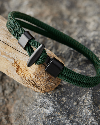 An application scenario or product detail of custom leather bracelets for him - Image 16