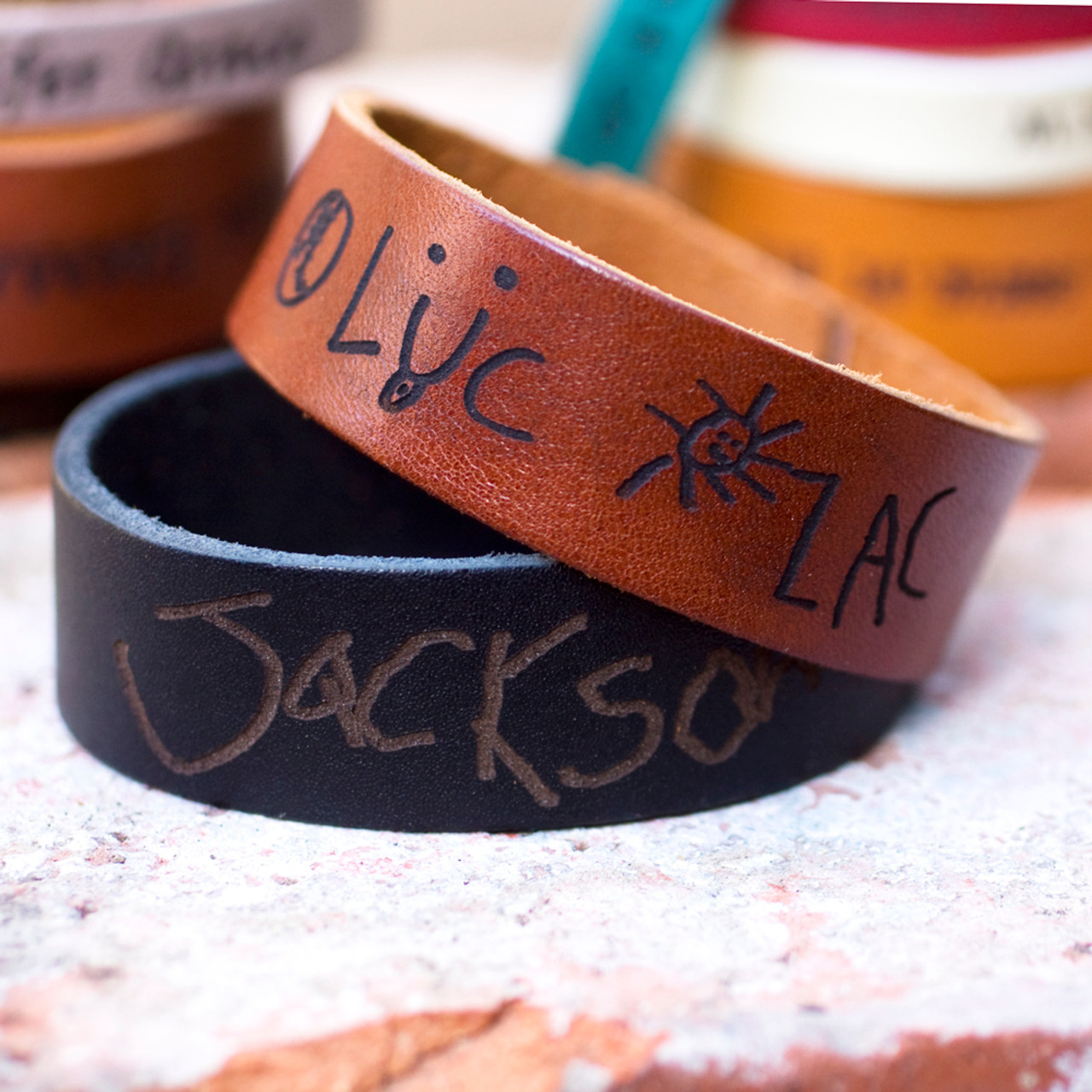 An application scenario or product detail of custom leather bracelets for him - Image 20