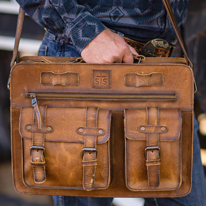 An application scenario or product detail of custom leather briefcase - Image 14