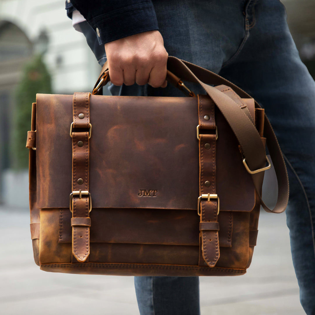 An application scenario or product detail of custom leather briefcase - Image 18