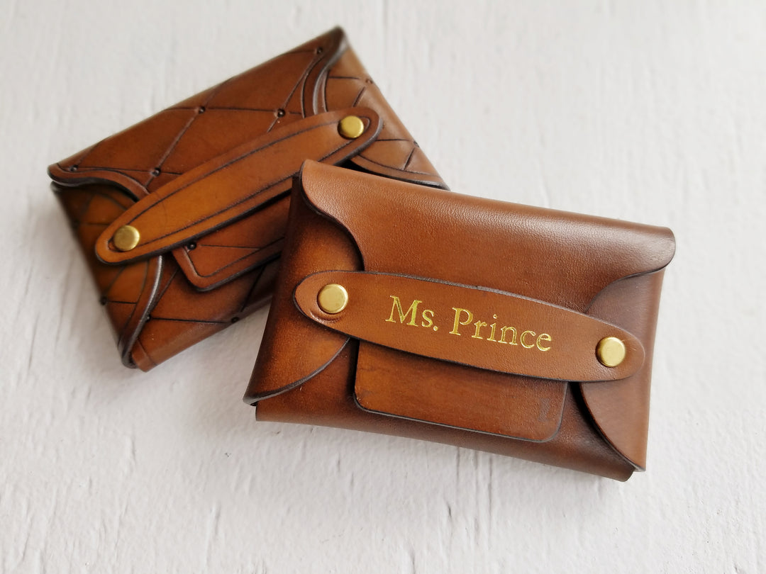 An application scenario or product detail of custom leather business card holder - Image 11