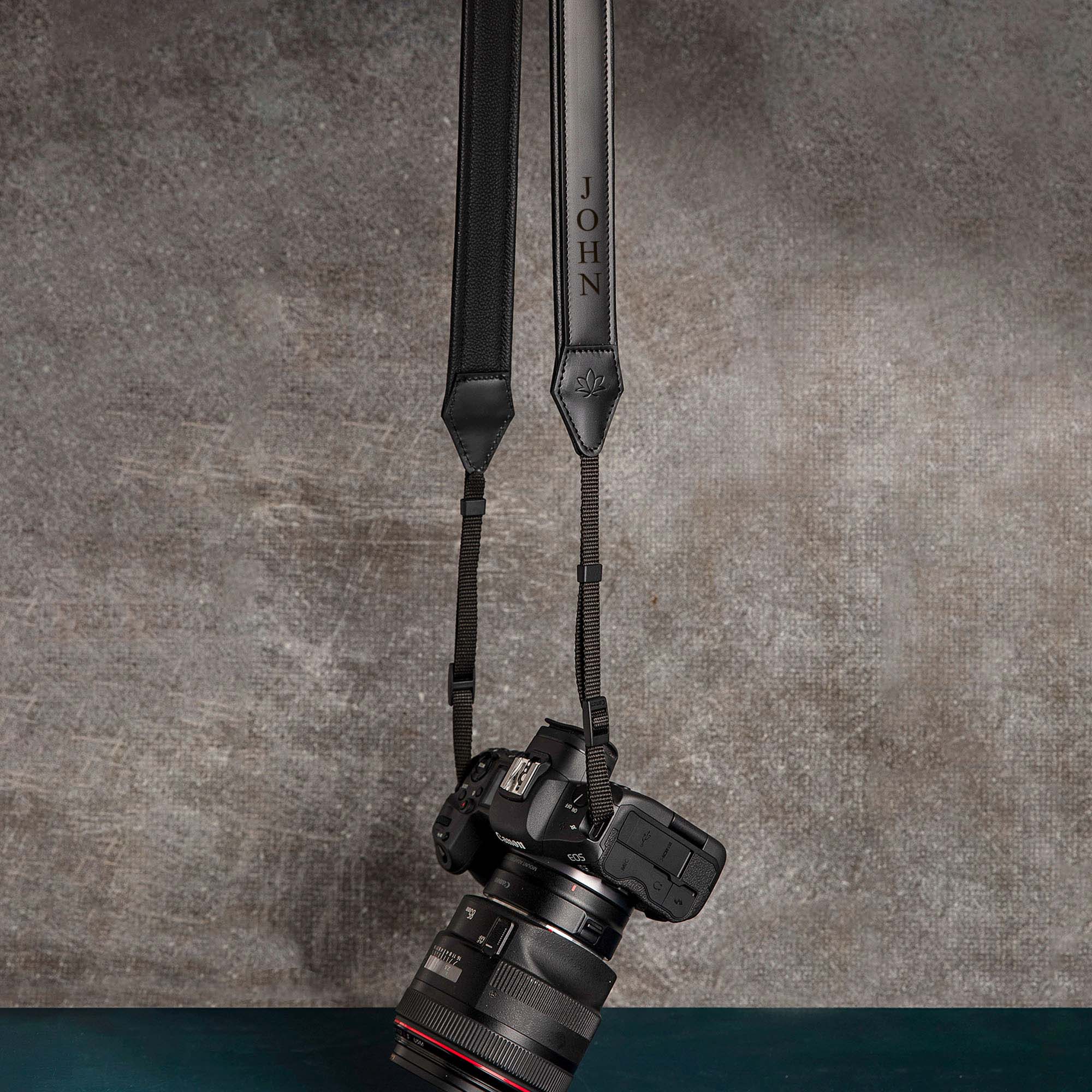 An application scenario or product detail of custom leather camera strap - Image 7