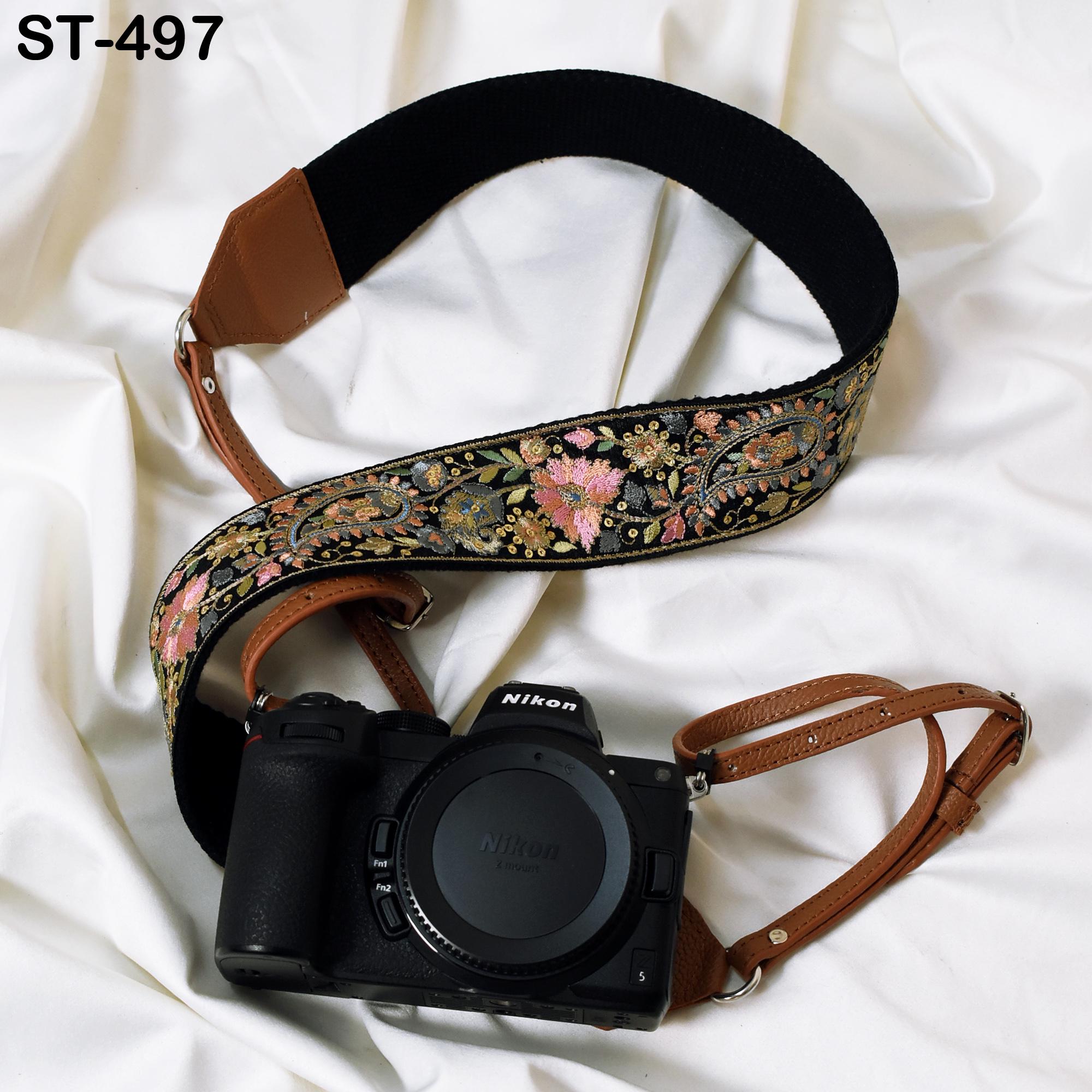 An application scenario or product detail of custom leather camera strap - Image 21