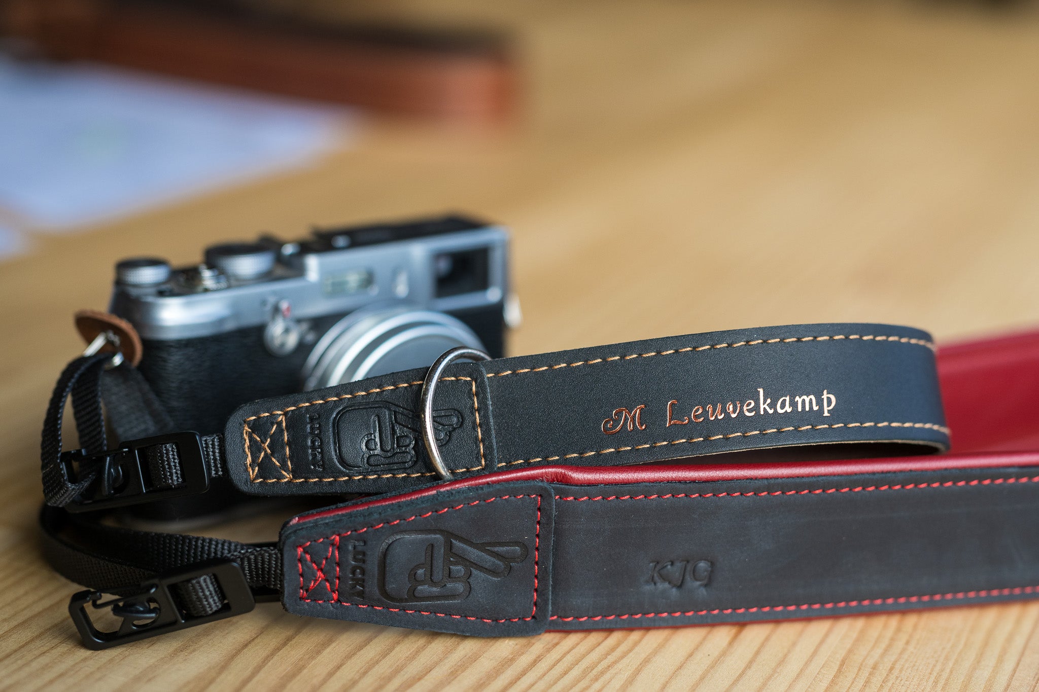 An application scenario or product detail of custom leather camera strap - Image 23