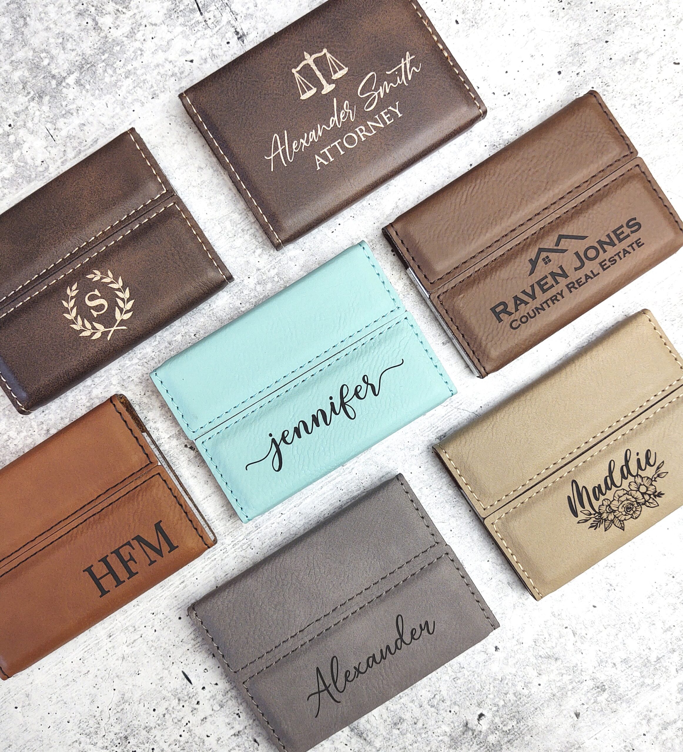 An application scenario or product detail of custom leather card holder - Image 4