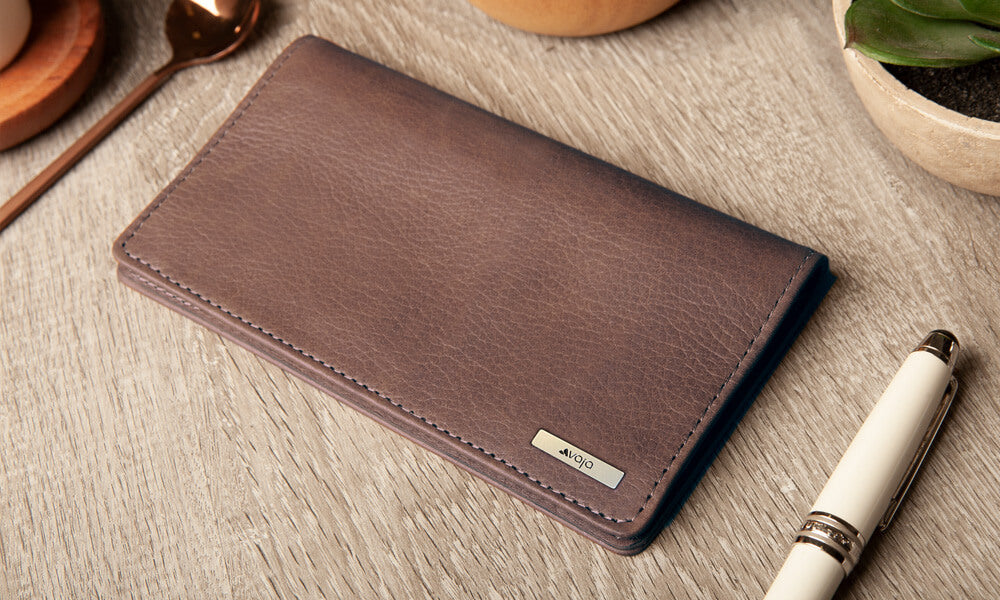 An application scenario or product detail of custom leather checkbook covers - Image 3