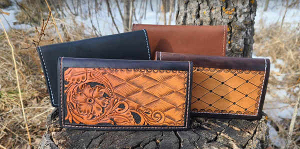 An application scenario or product detail of custom leather checkbook covers - Image 13
