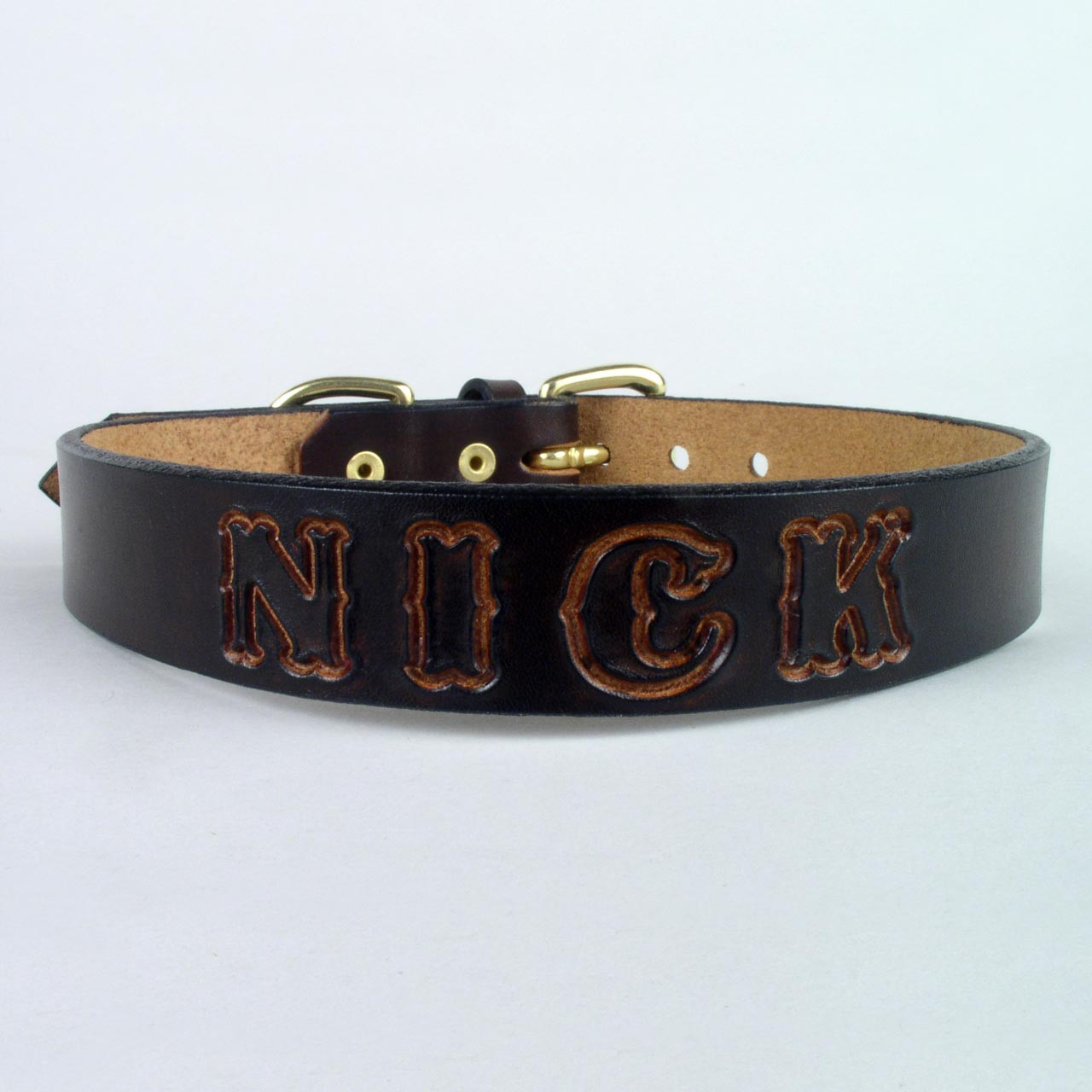 An application scenario or product detail of custom leather collars - Image 7