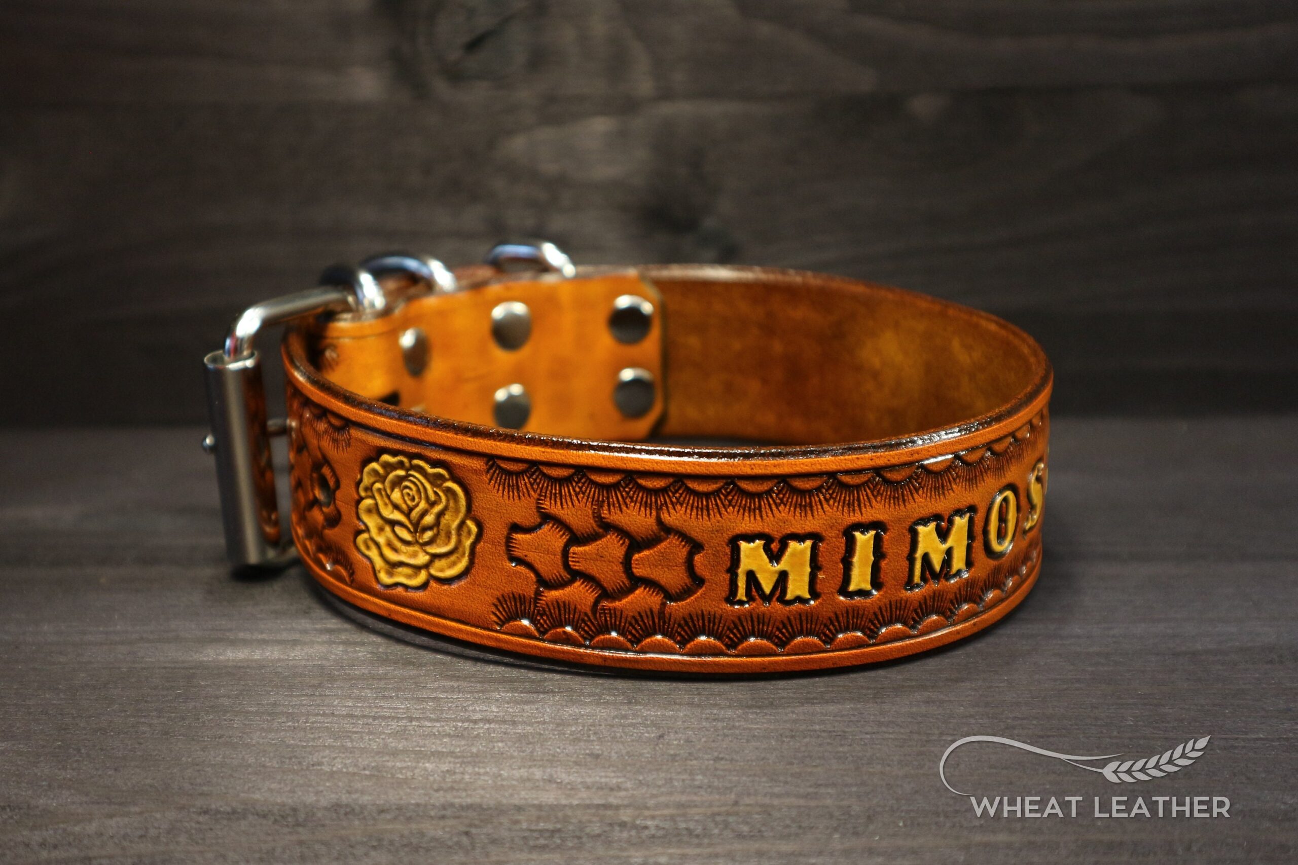 An application scenario or product detail of custom leather collars - Image 14