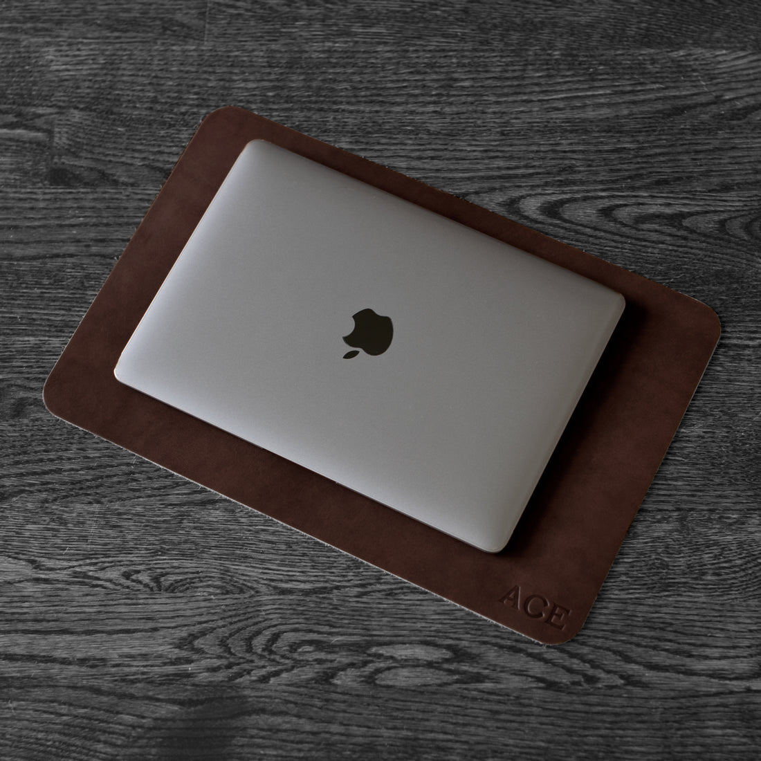An application scenario or product detail of custom leather desk mat - Image 16