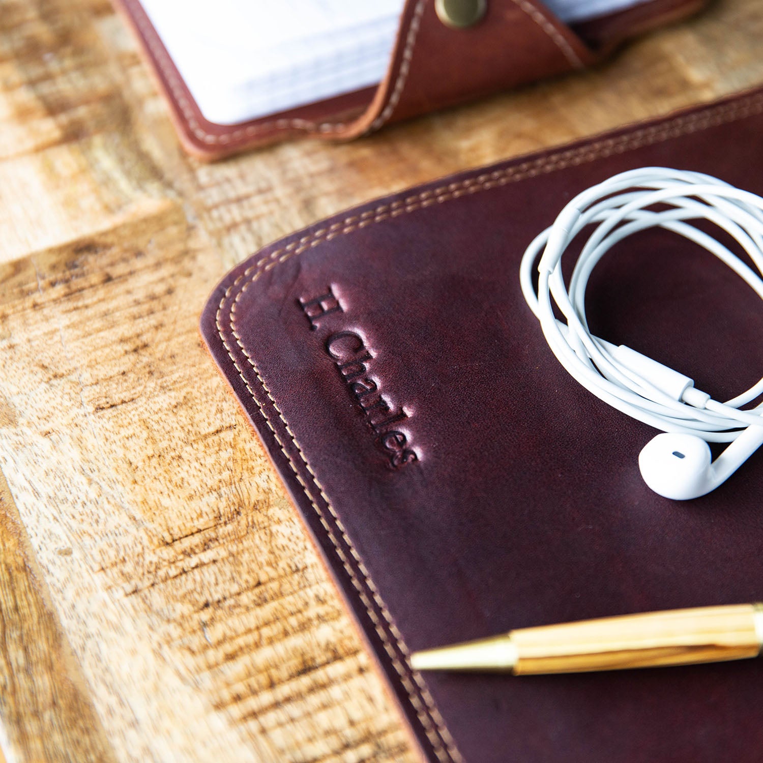 An application scenario or product detail of custom leather desk pad - Image 15