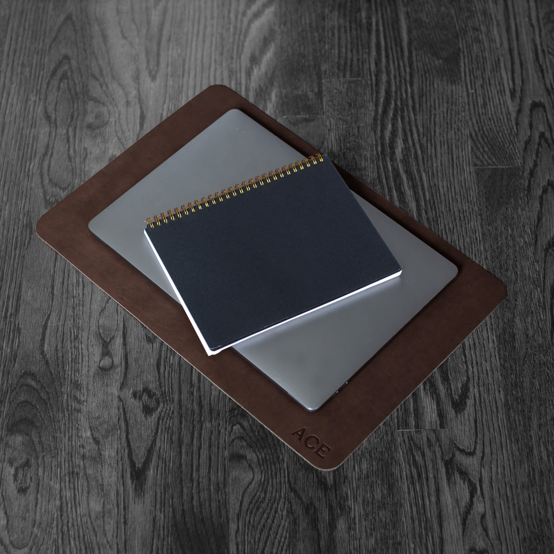 An application scenario or product detail of custom leather desk pad - Image 20