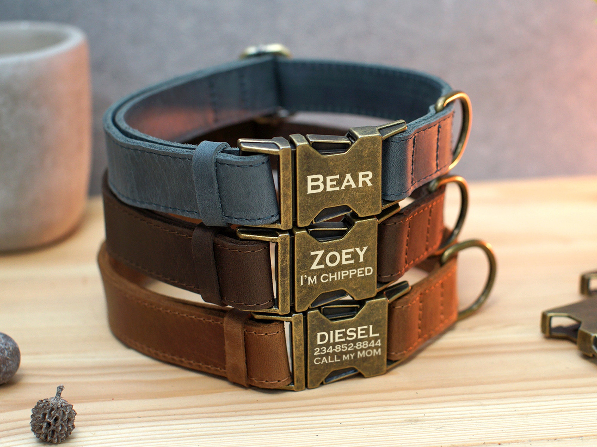 An application scenario or product detail of custom leather dog collars - Image 7