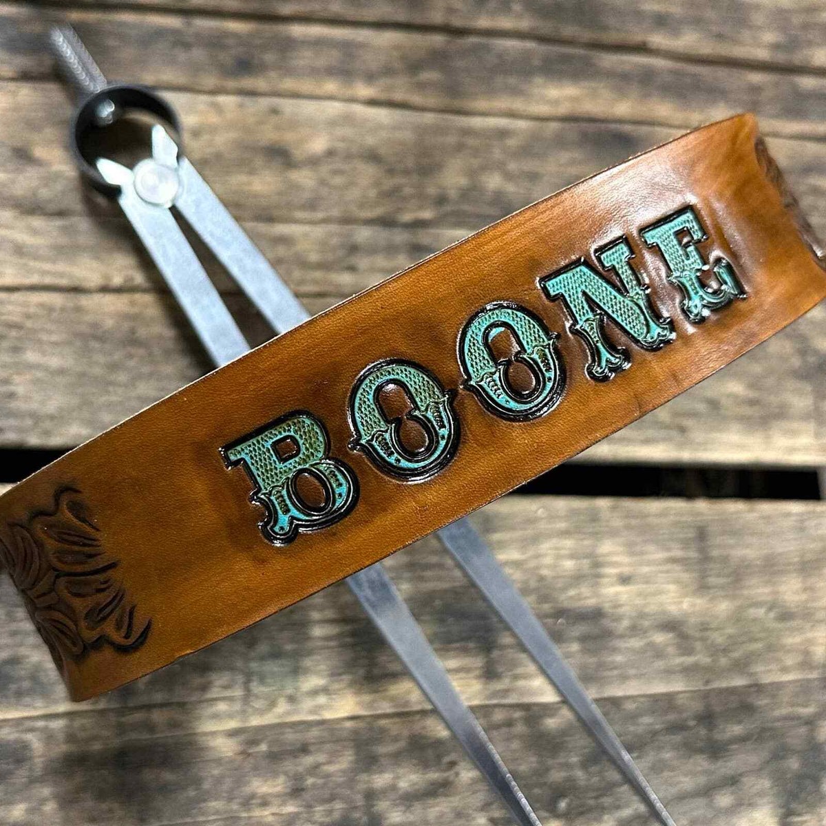An application scenario or product detail of custom leather dog collars with name - Image 18