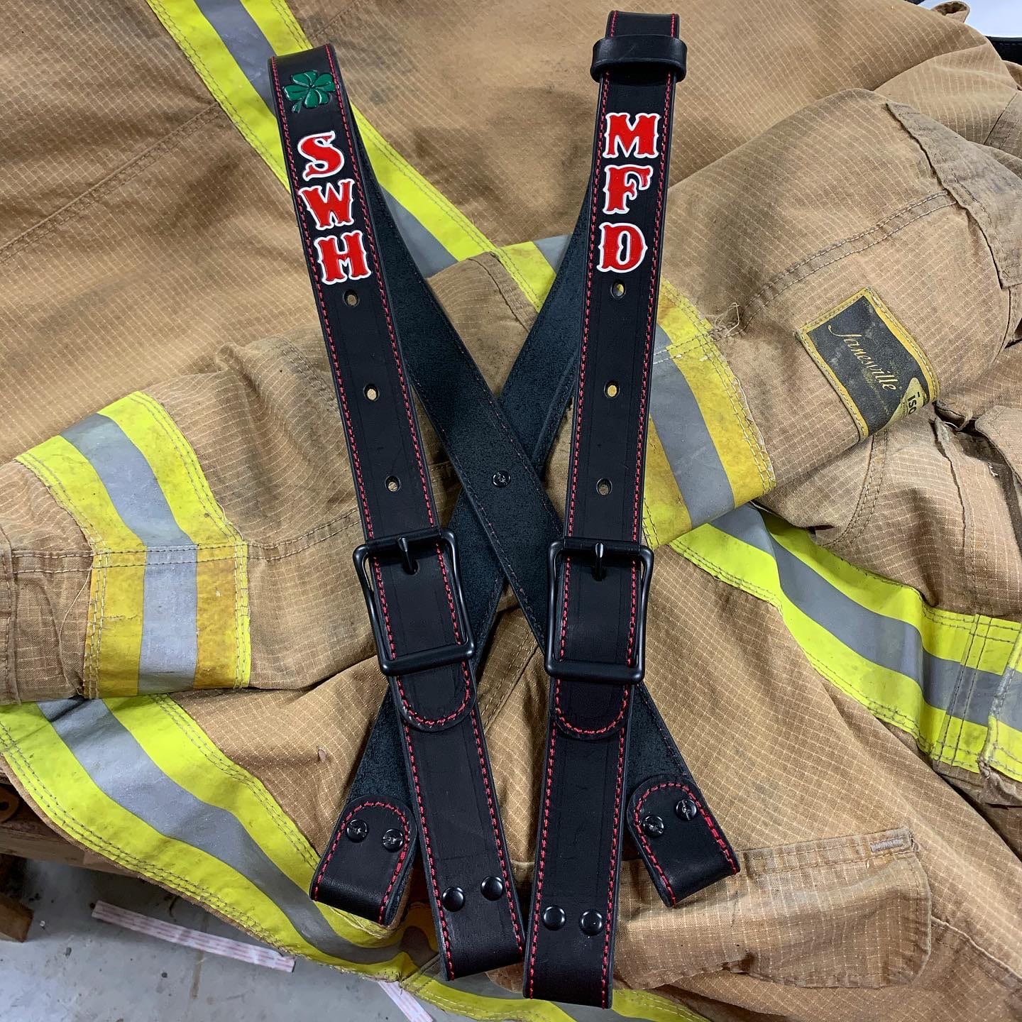 An application scenario or product detail of custom leather fire suspenders - Image 18