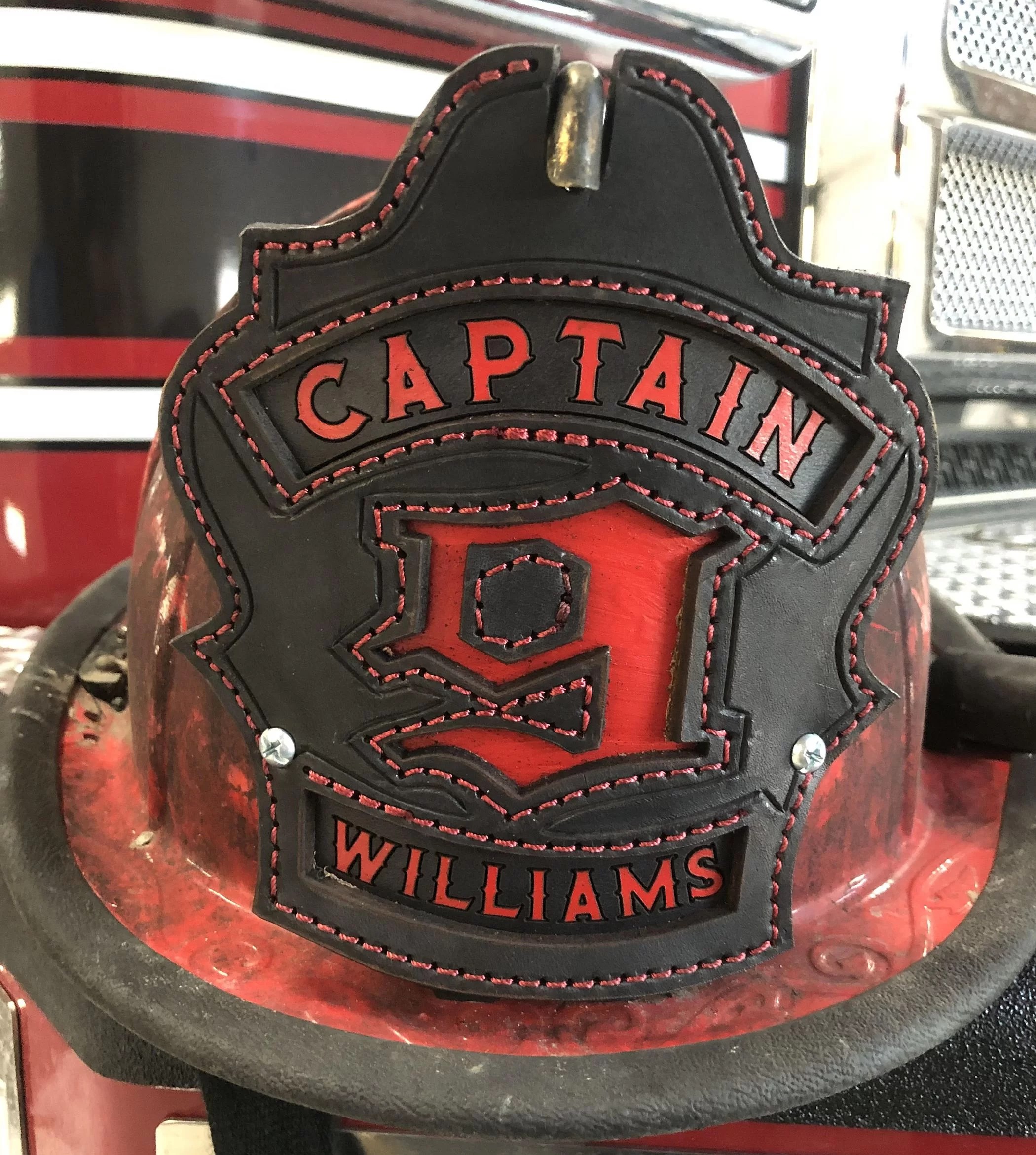 An application scenario or product detail of custom leather firefighter helmet shields - Image 8