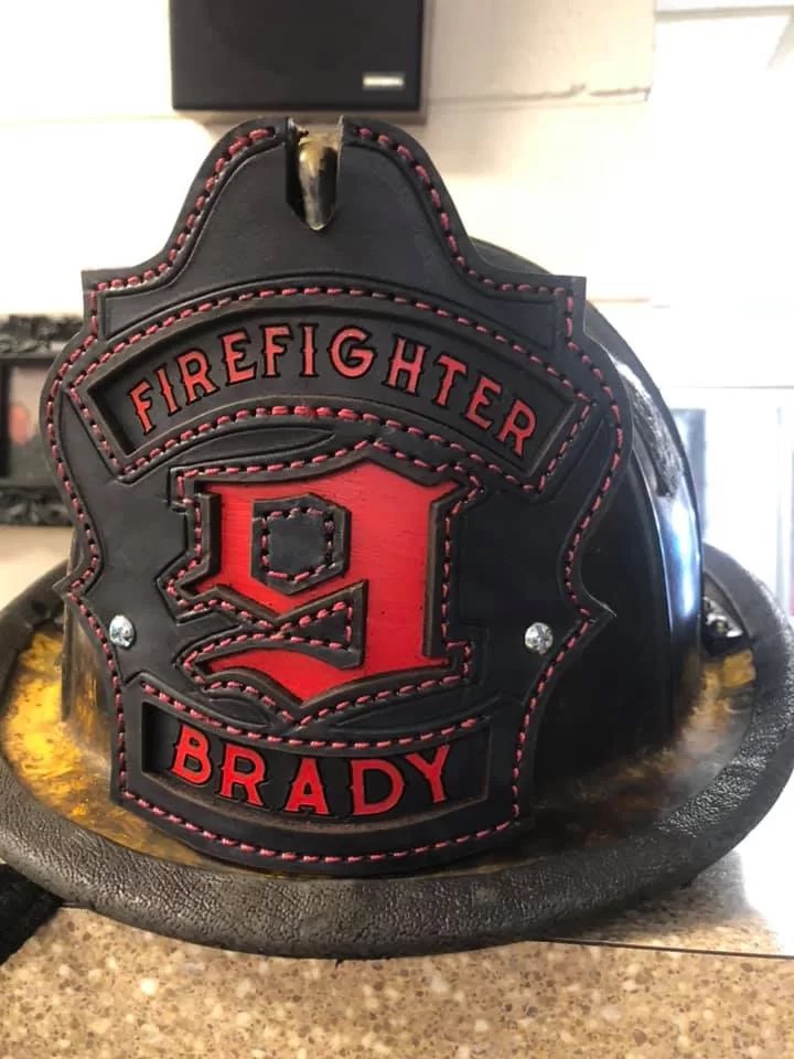 An application scenario or product detail of custom leather firefighter helmet shields - Image 20