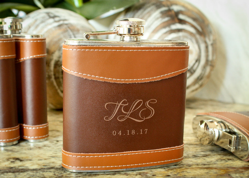 An application scenario or product detail of custom leather flask - Image 17