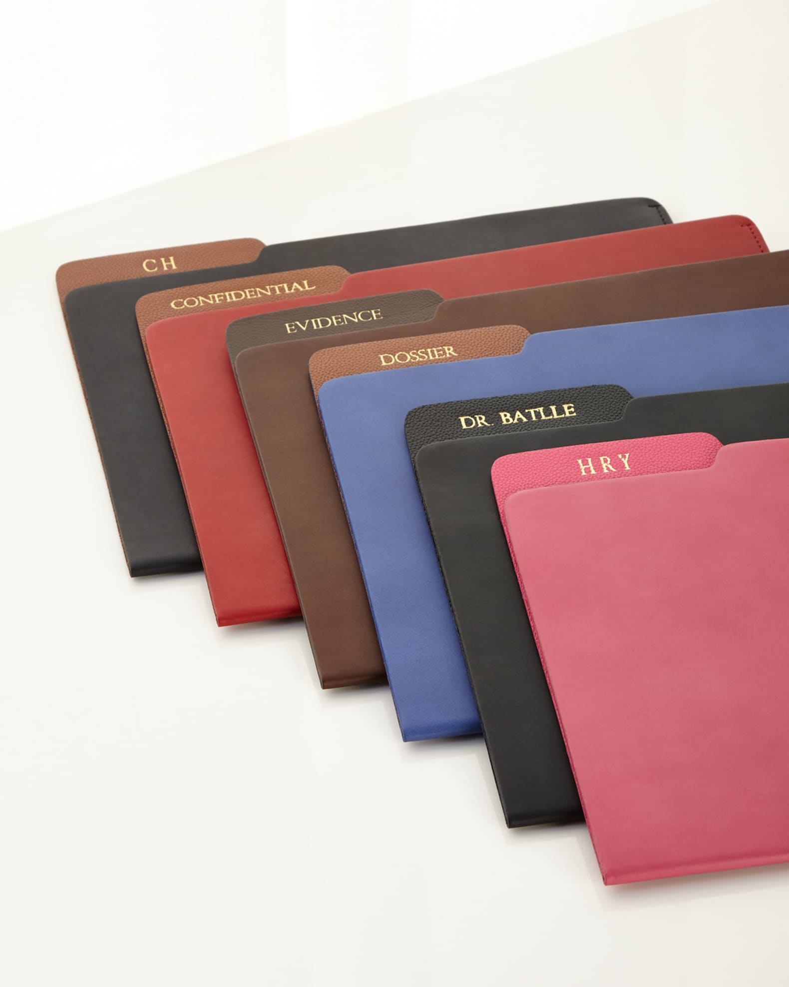 An application scenario or product detail of custom leather folder - Image 16