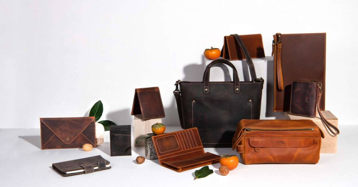 An application scenario or product detail of custom leather gifts - Image 15