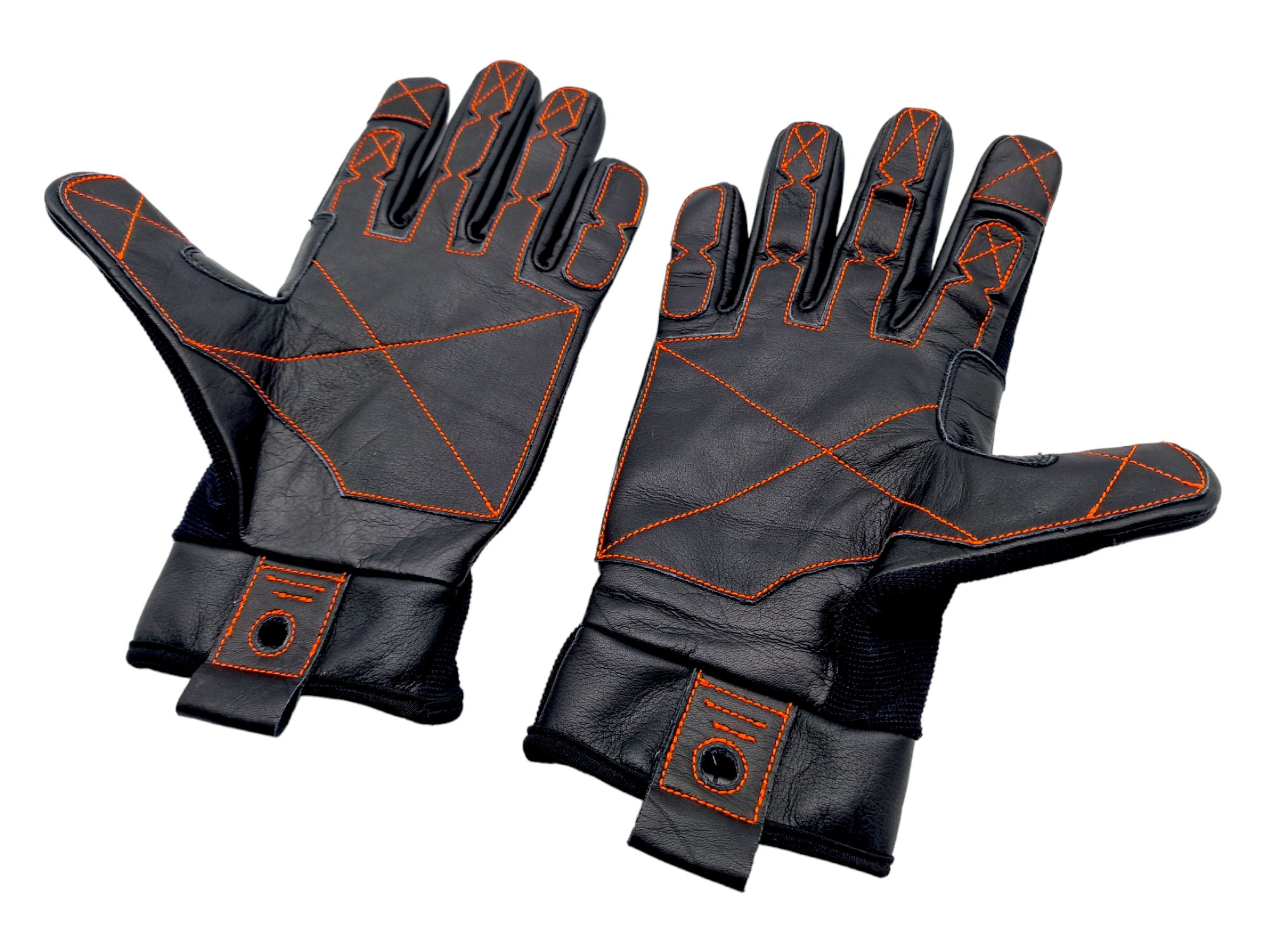 An application scenario or product detail of custom leather gloves - Image 24