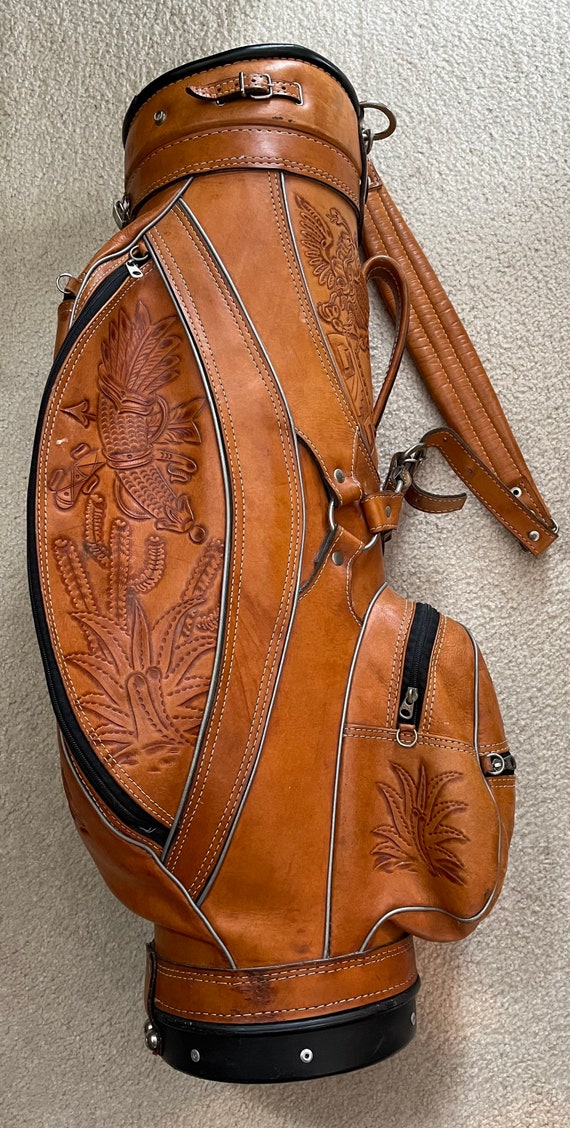 An application scenario or product detail of custom leather golf bags - Image 16