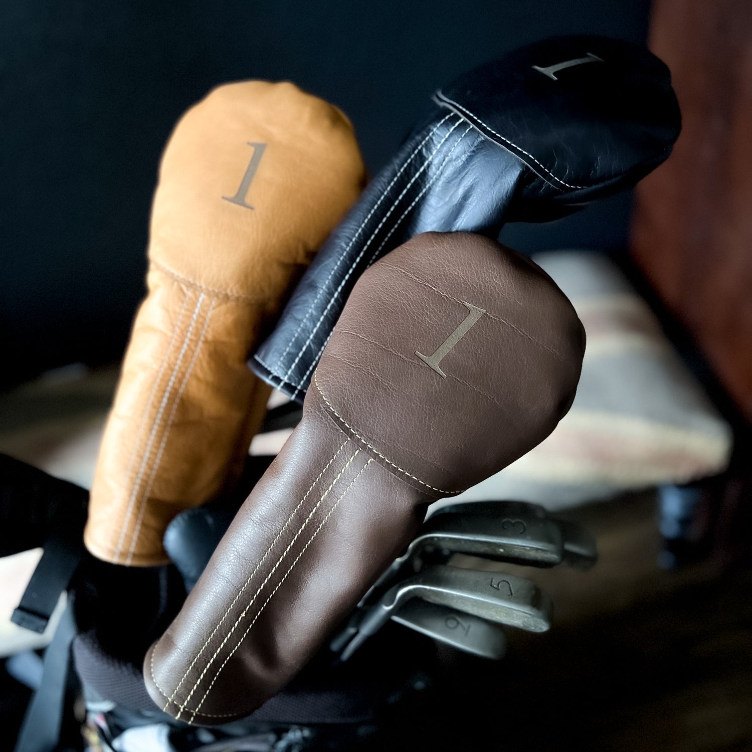An application scenario or product detail of custom leather golf headcovers - Image 13
