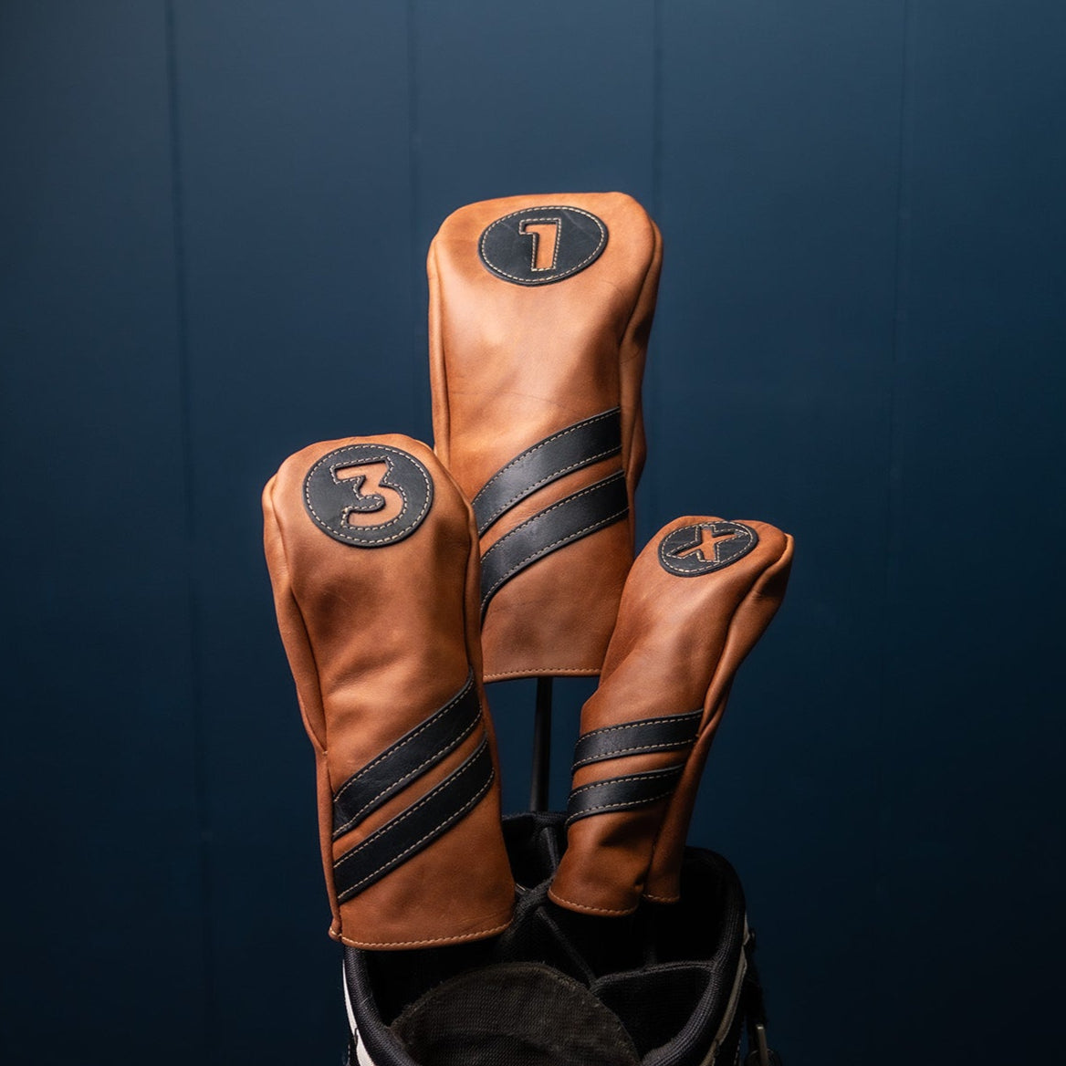 An application scenario or product detail of custom leather golf headcovers - Image 20
