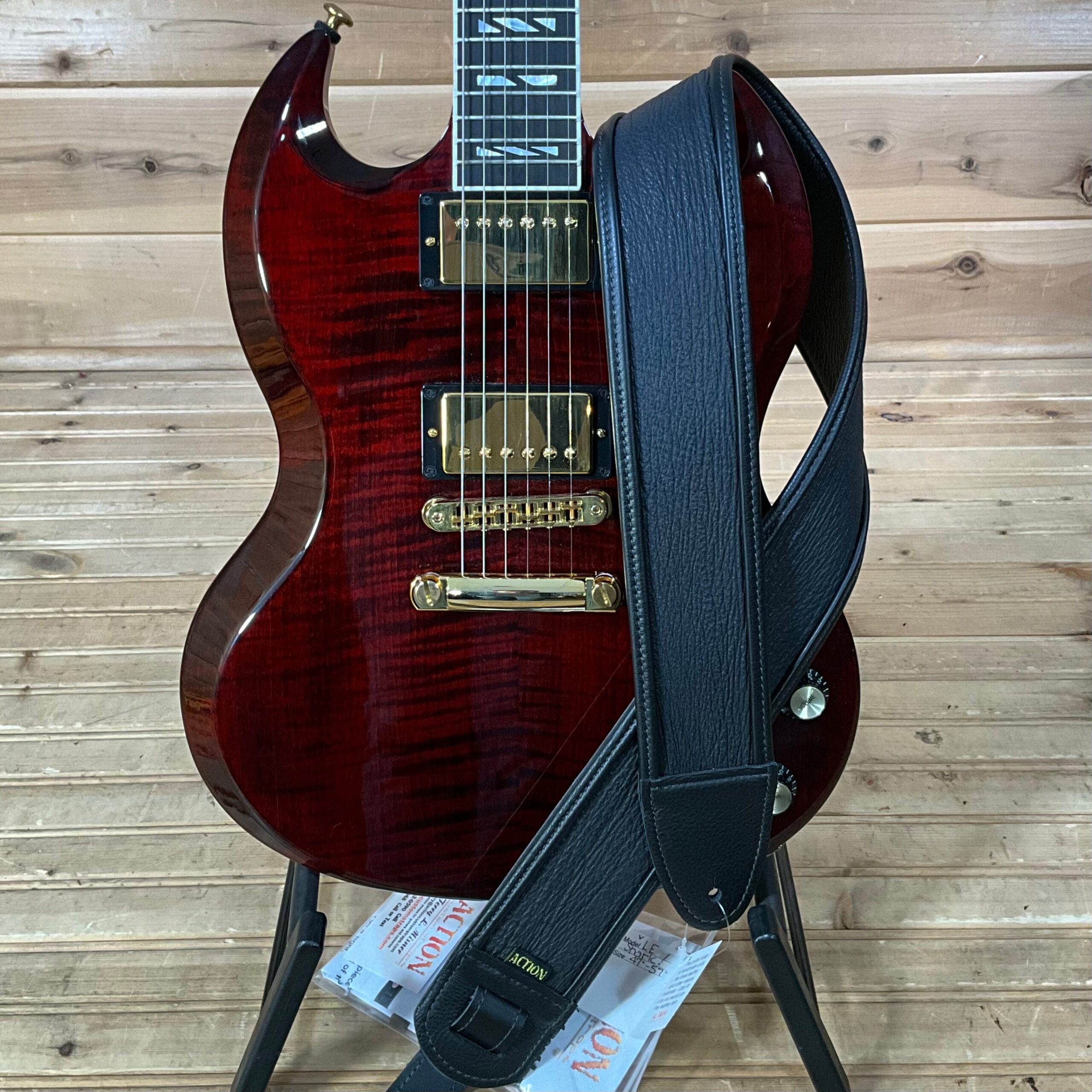An application scenario or product detail of custom leather guitar straps - Image 21
