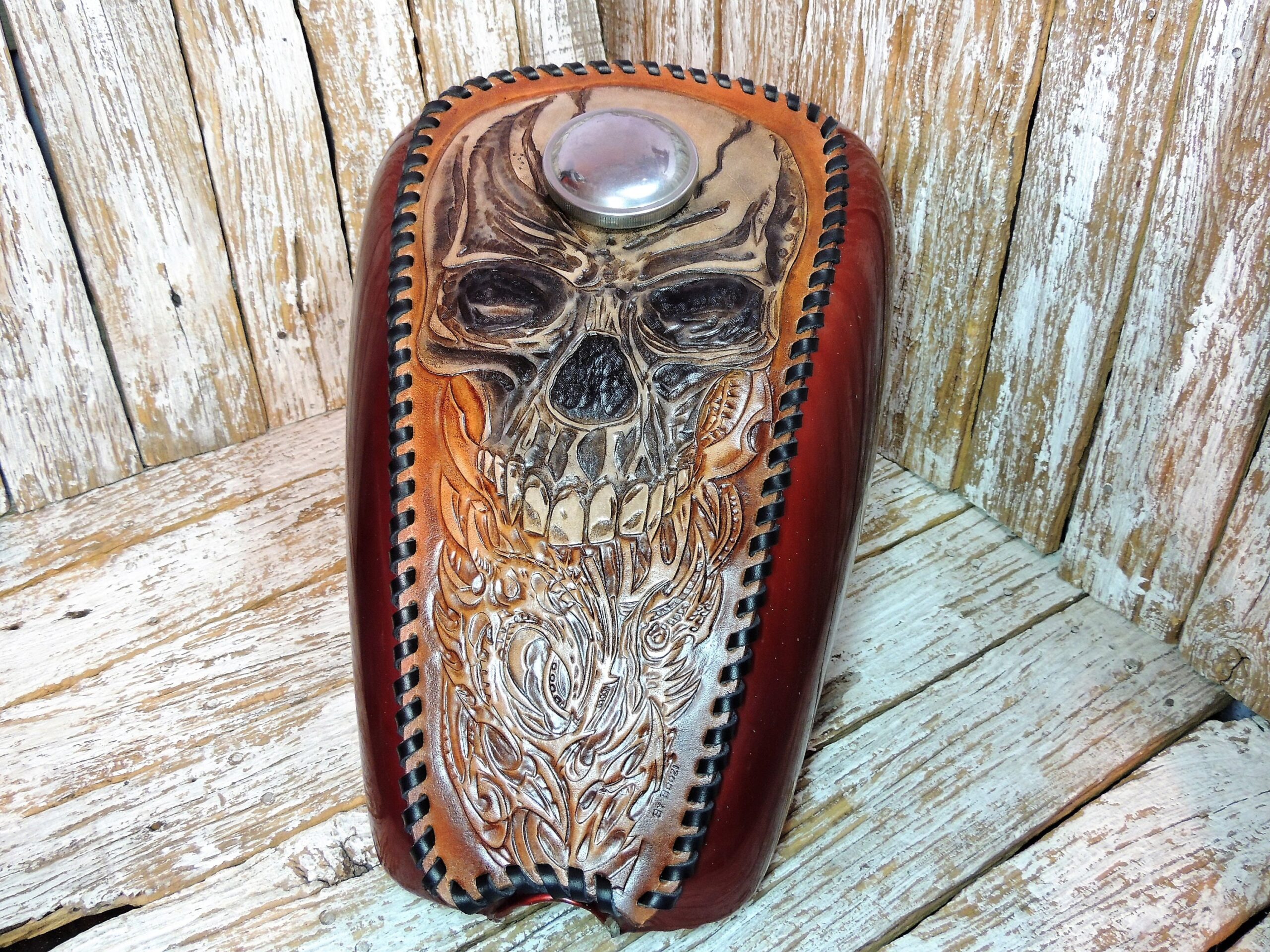 An application scenario or product detail of custom leather harley tank bibs - Image 6