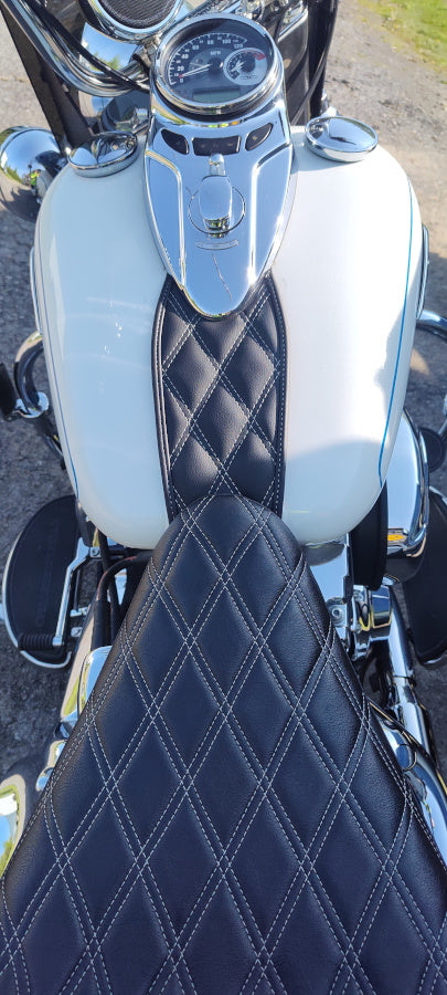 An application scenario or product detail of custom leather harley tank bibs - Image 10