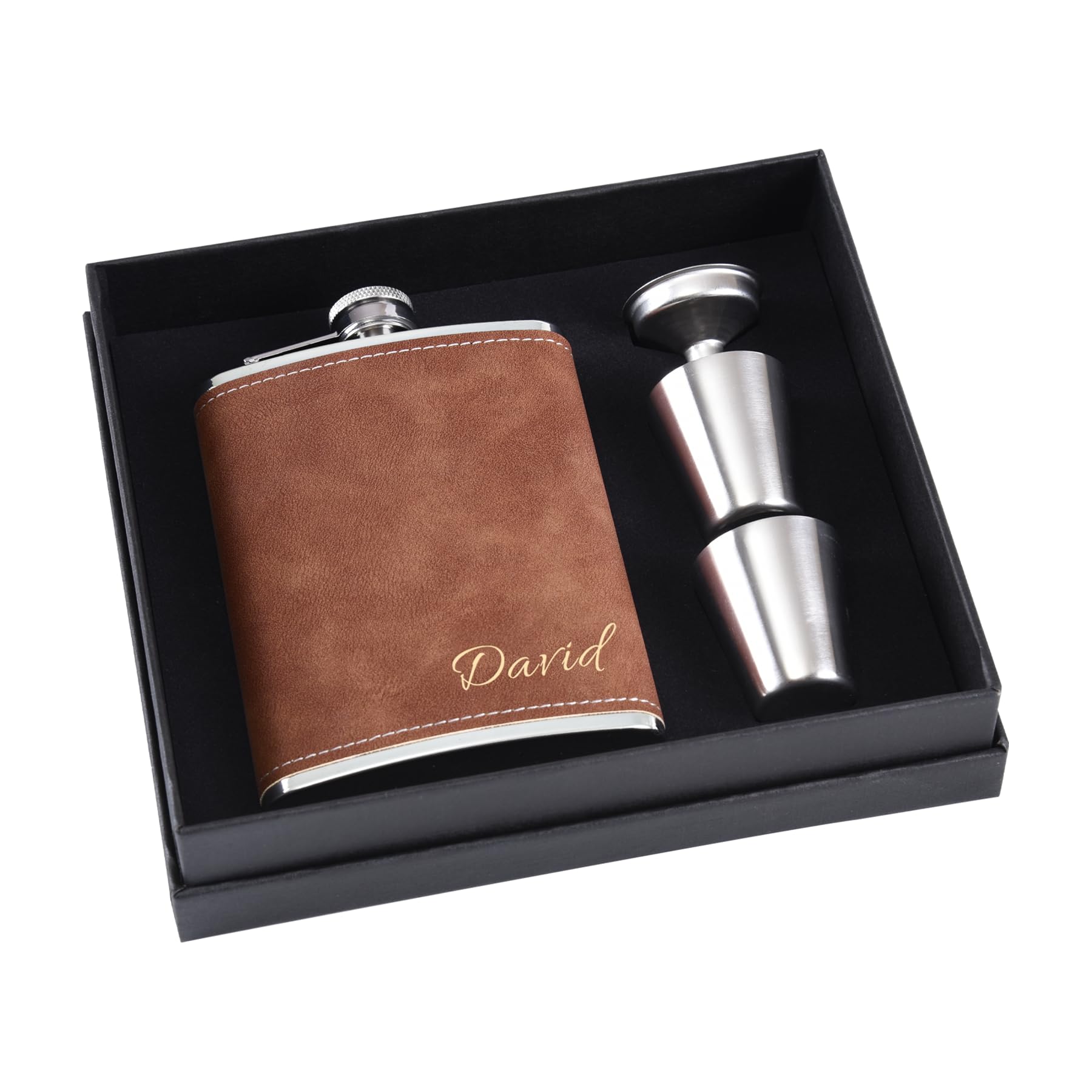 An application scenario or product detail of custom leather hip flask - Image 13