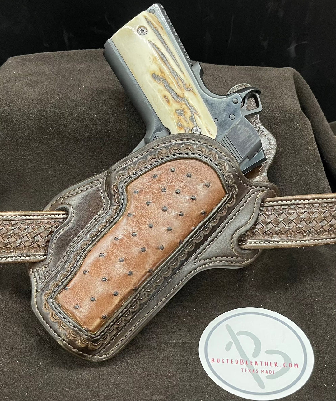 Featured image for the custom leather holsters near me guide