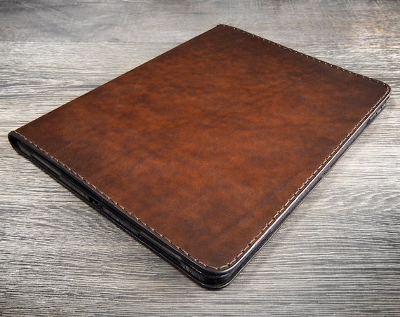 An application scenario or product detail of custom leather ipad case - Image 7