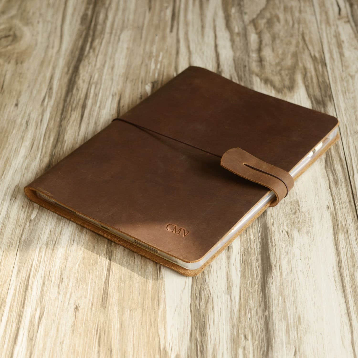 An application scenario or product detail of custom leather ipad case - Image 11