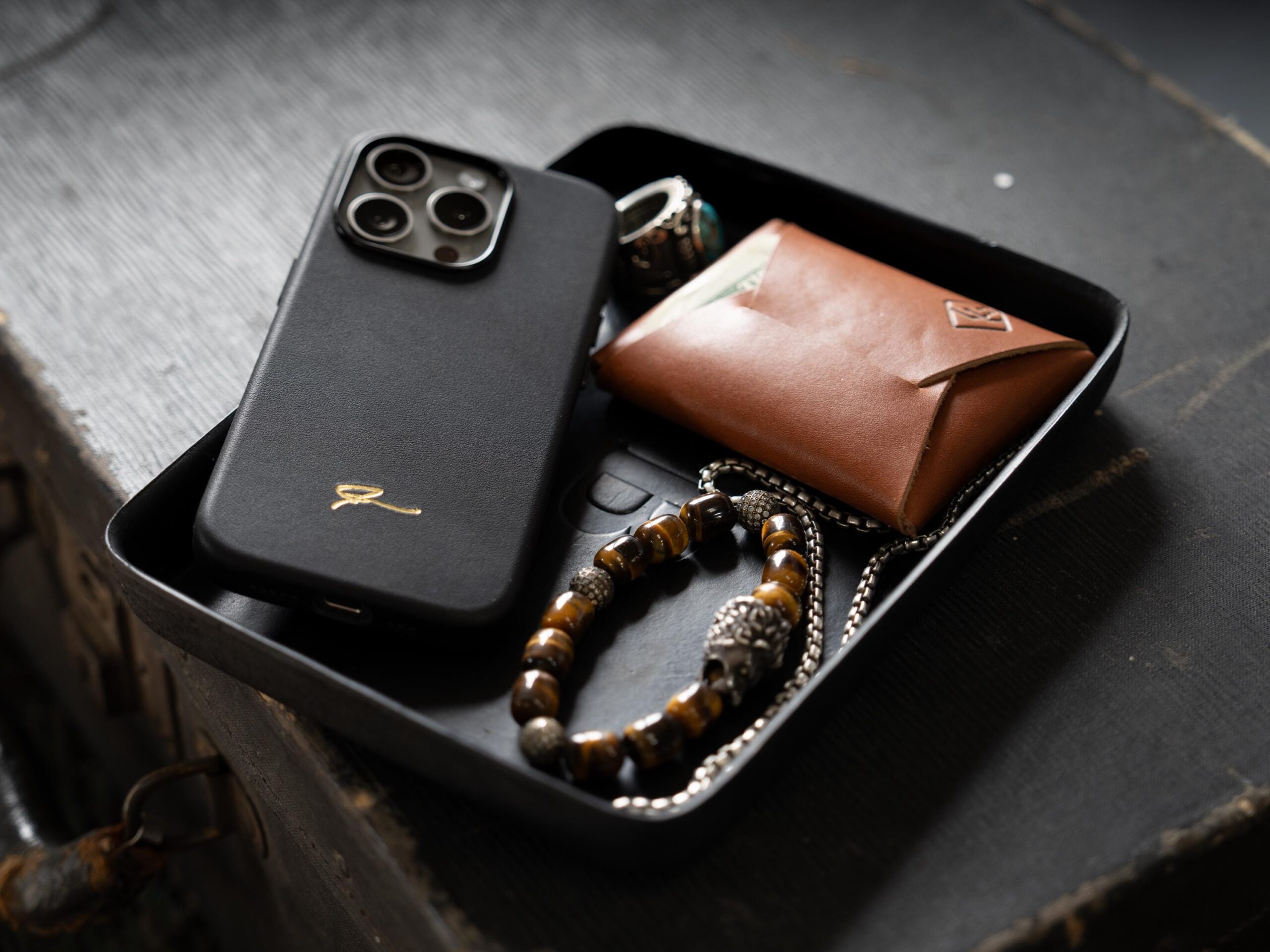 An application scenario or product detail of custom leather iphone case - Image 11