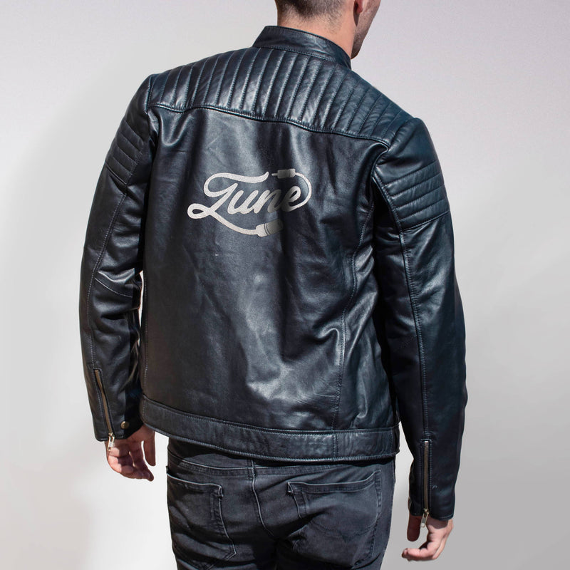An application scenario or product detail of custom leather jacket mens - Image 10