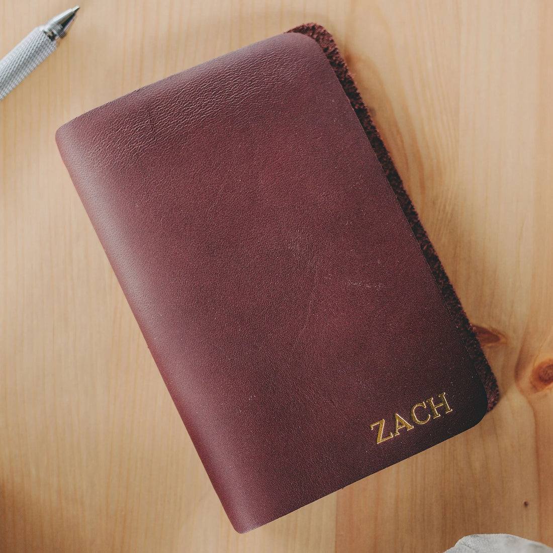 An application scenario or product detail of custom leather journals - Image 19