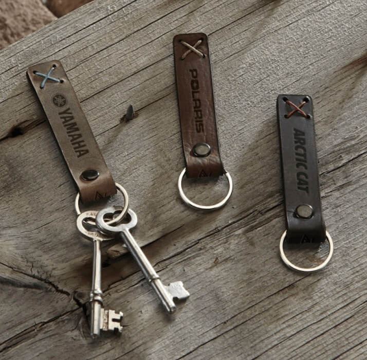 An application scenario or product detail of custom leather keychains - Image 16