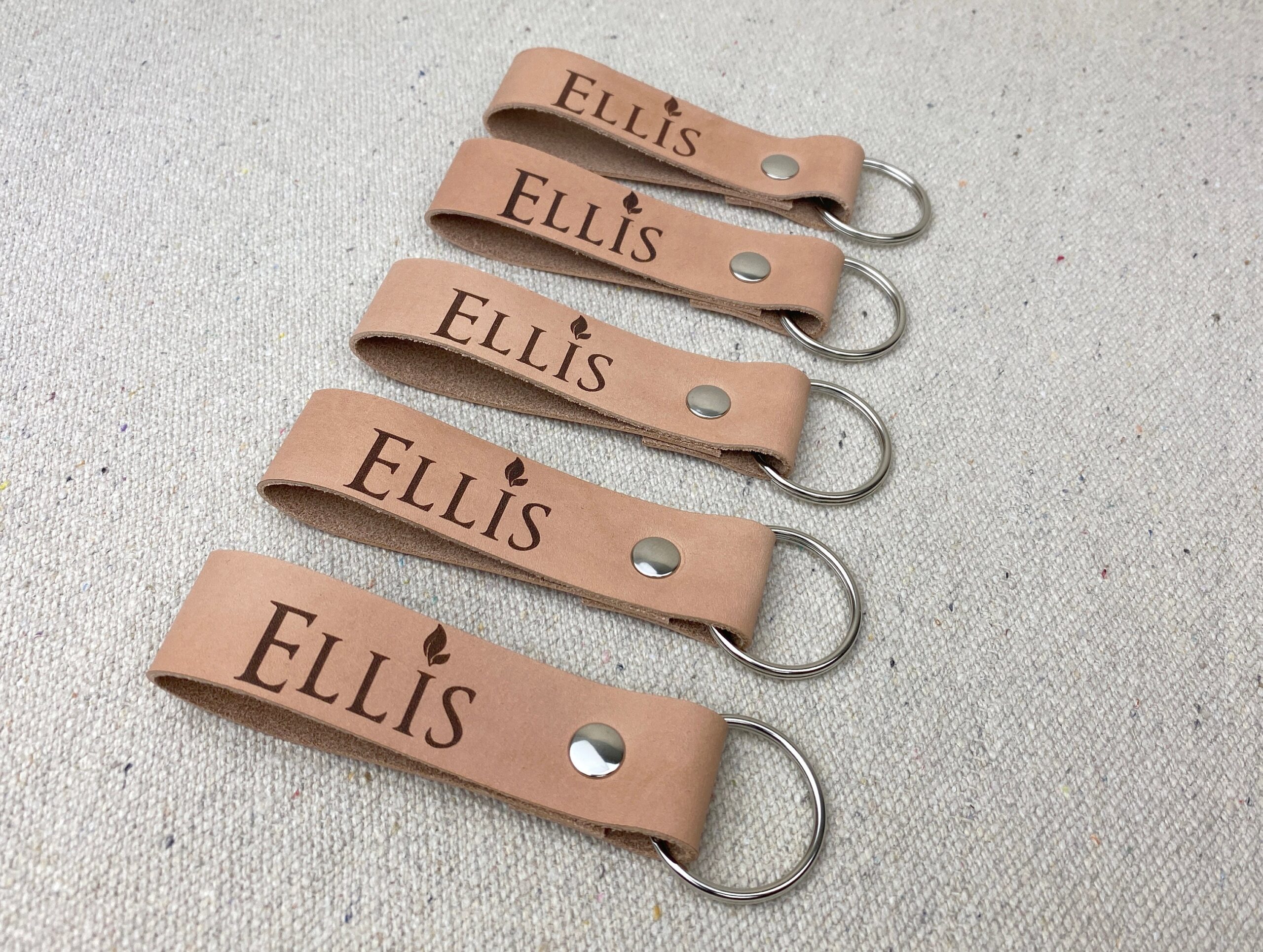 An application scenario or product detail of custom leather keychains bulk - Image 5