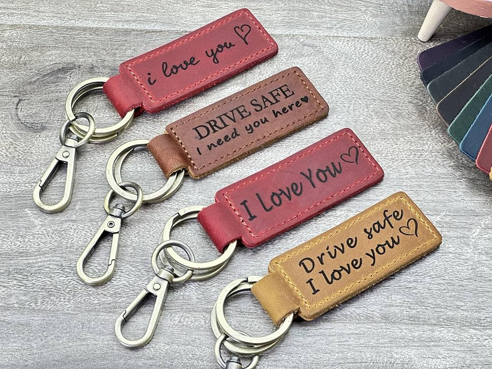 An application scenario or product detail of custom leather keyring - Image 10