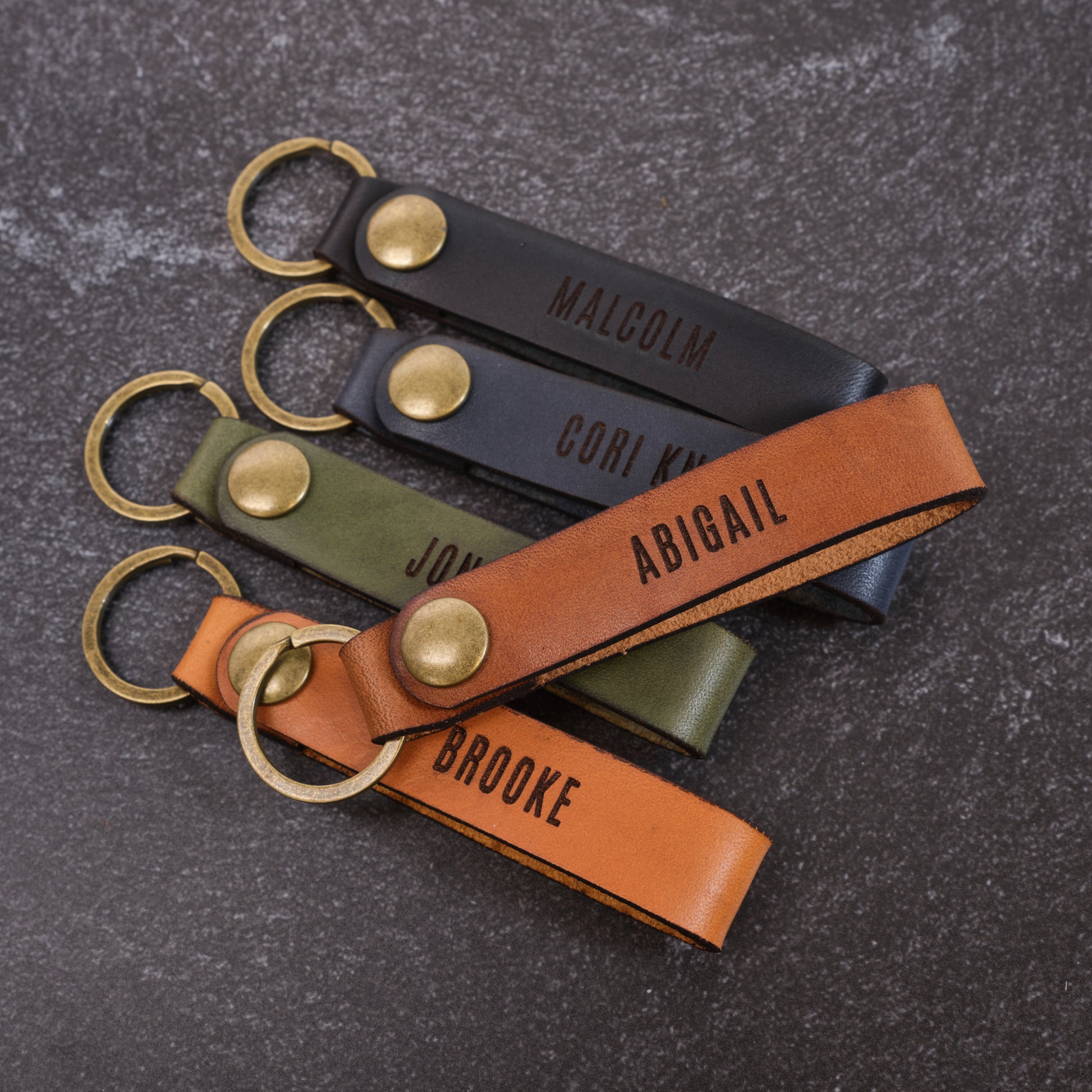 An application scenario or product detail of custom leather keyring - Image 11