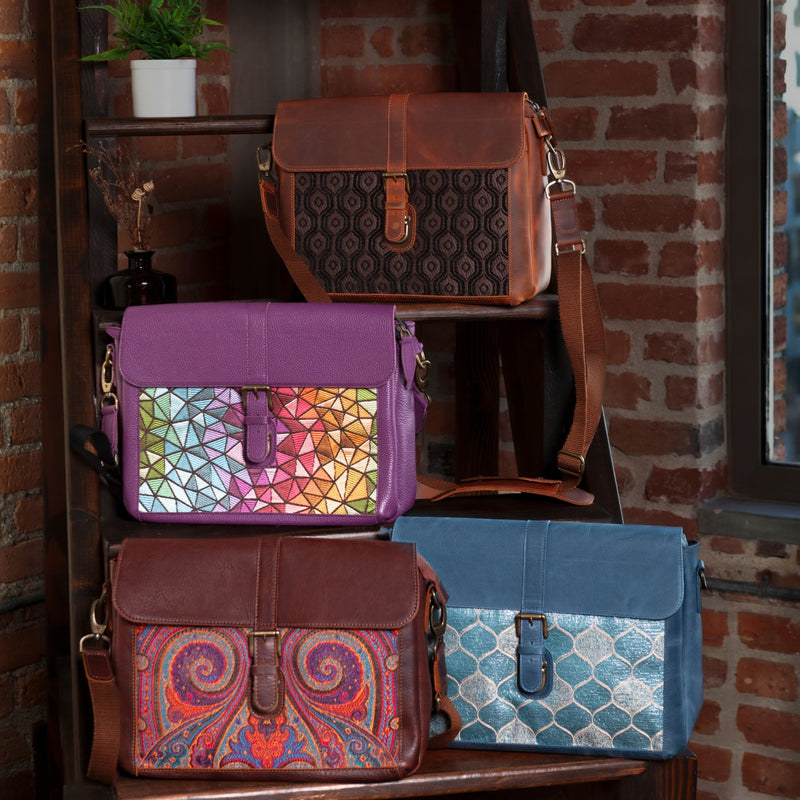 An application scenario or product detail of custom leather laptop bag - Image 10