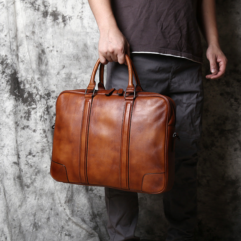 An application scenario or product detail of custom leather laptop bag - Image 17