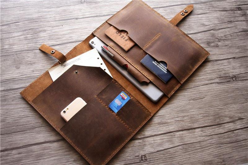 Featured image for the custom leather laptop sleeve guide