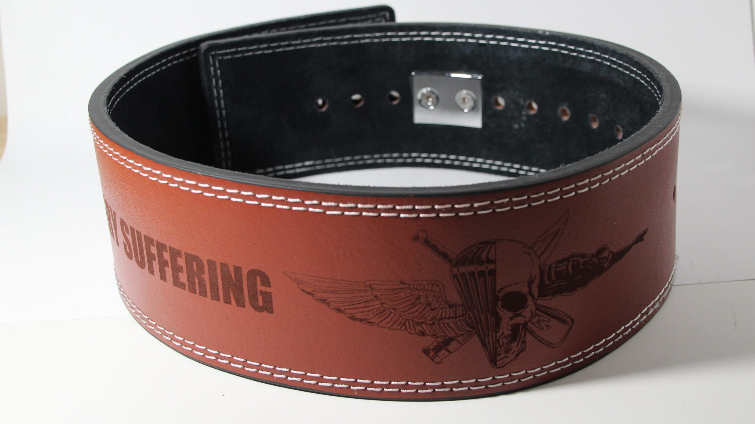 An application scenario or product detail of custom leather lifting belt - Image 9