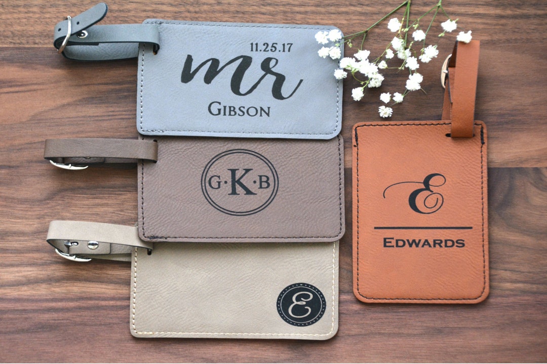 An application scenario or product detail of custom leather luggage tags - Image 3