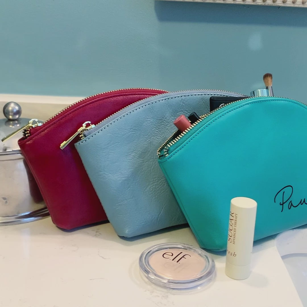 An application scenario or product detail of custom leather makeup bags - Image 6